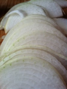 sliced onions